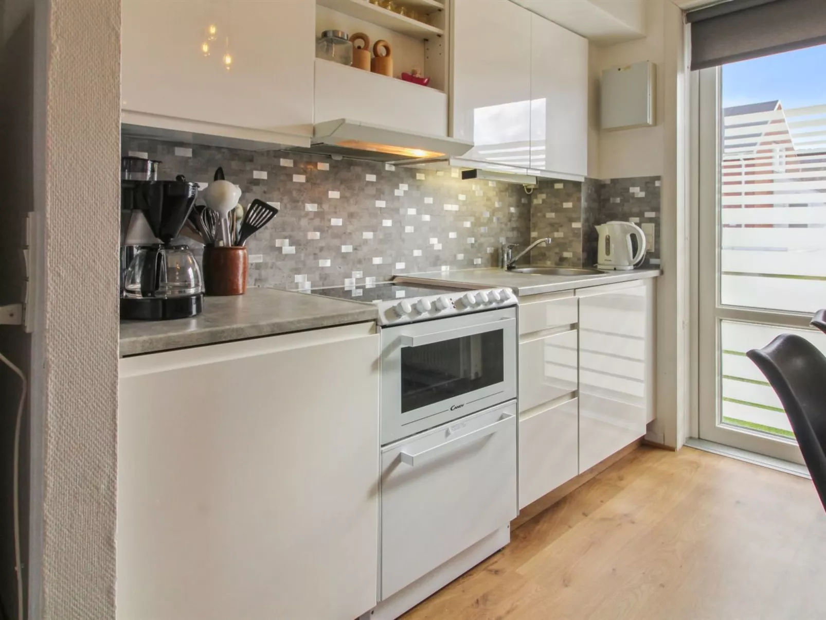 "Odger" - 2.3km from the sea - Binnen