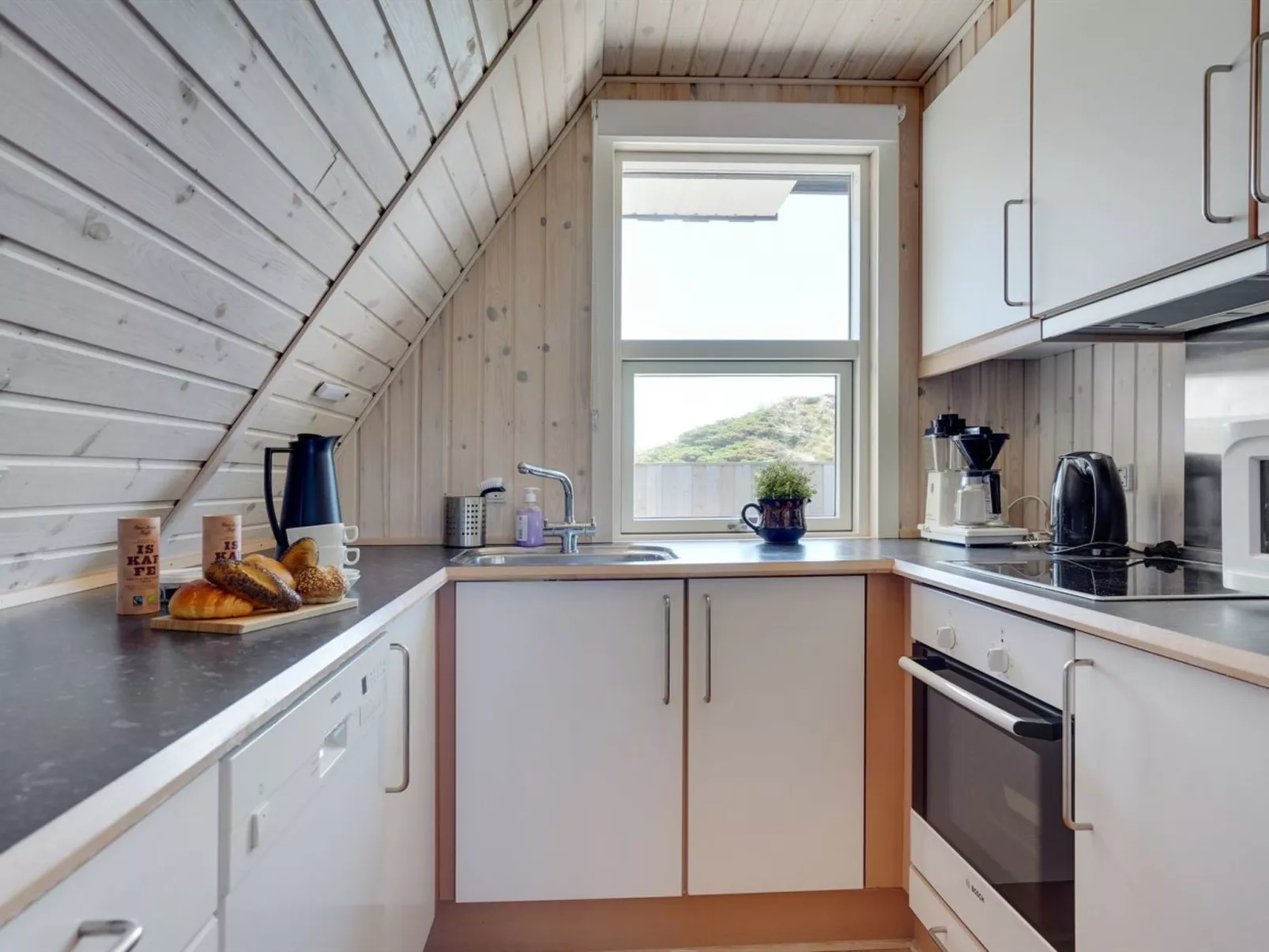 "Viona" - 350m from the sea-Binnen