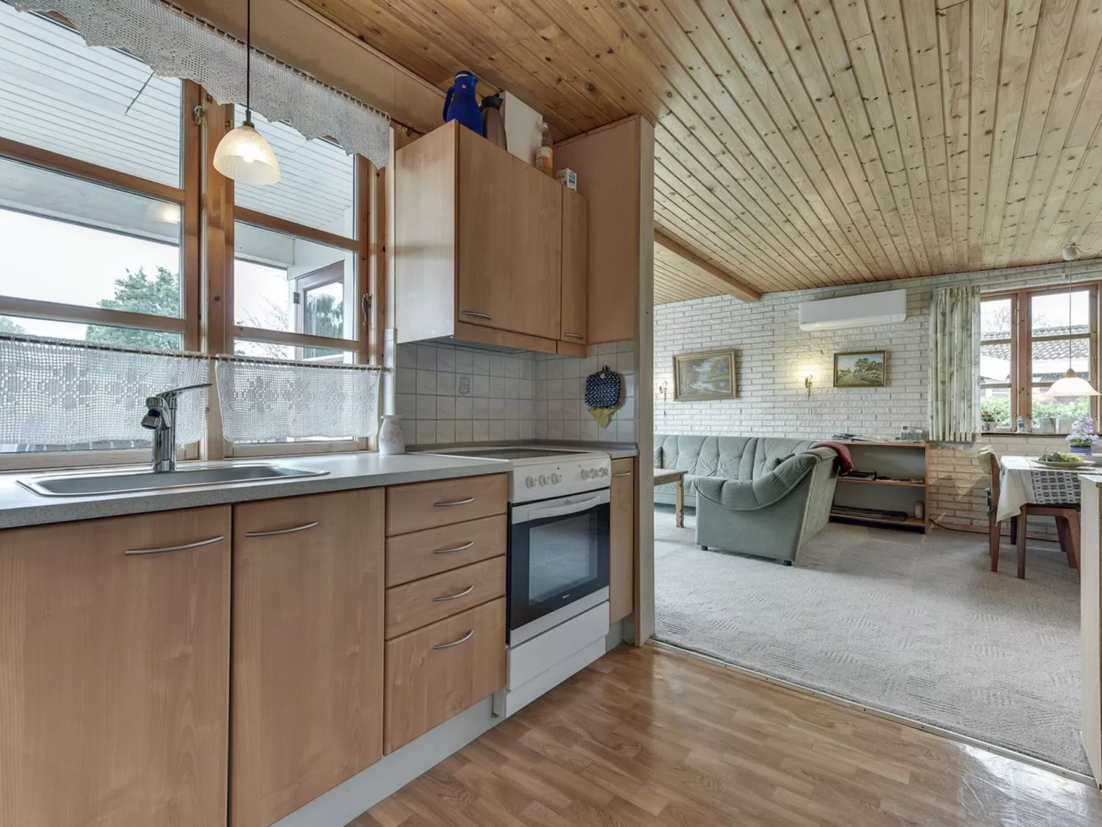 "Heralde" - 250m from the sea-Binnen