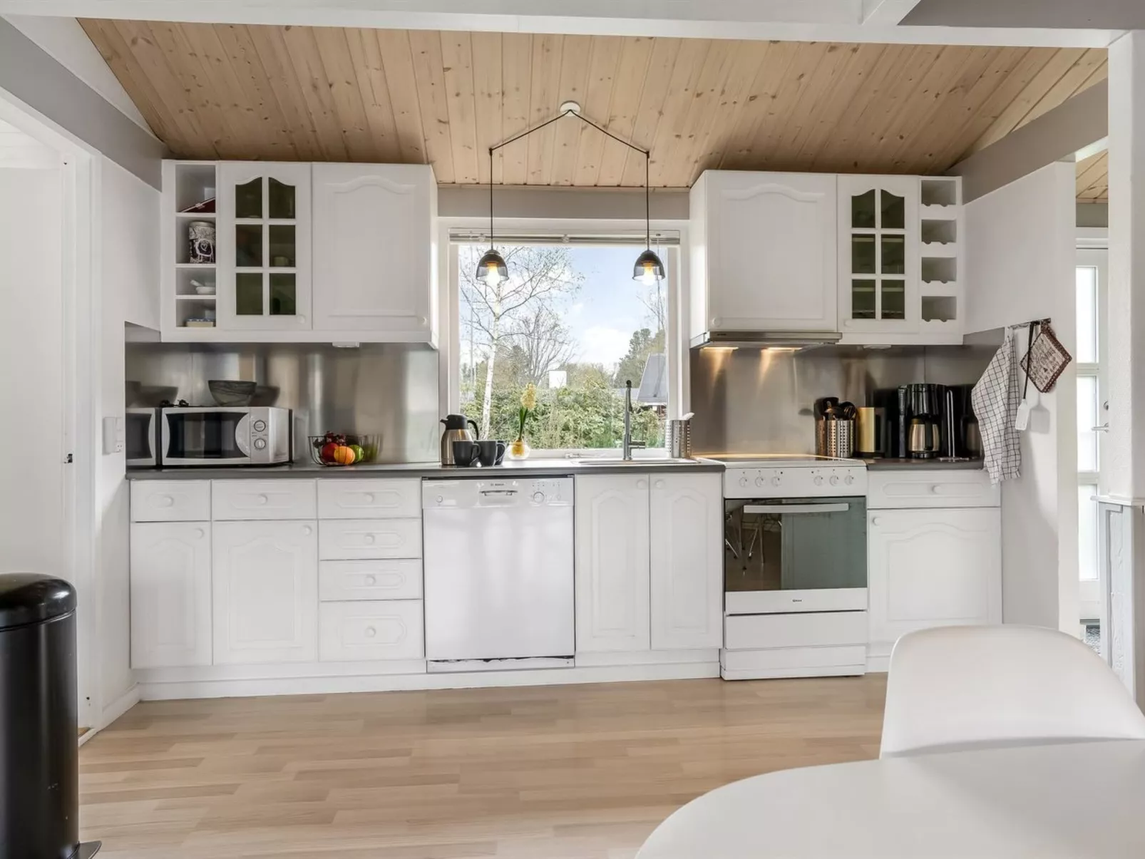 "Clarabelle" - 700m from the sea-Binnen