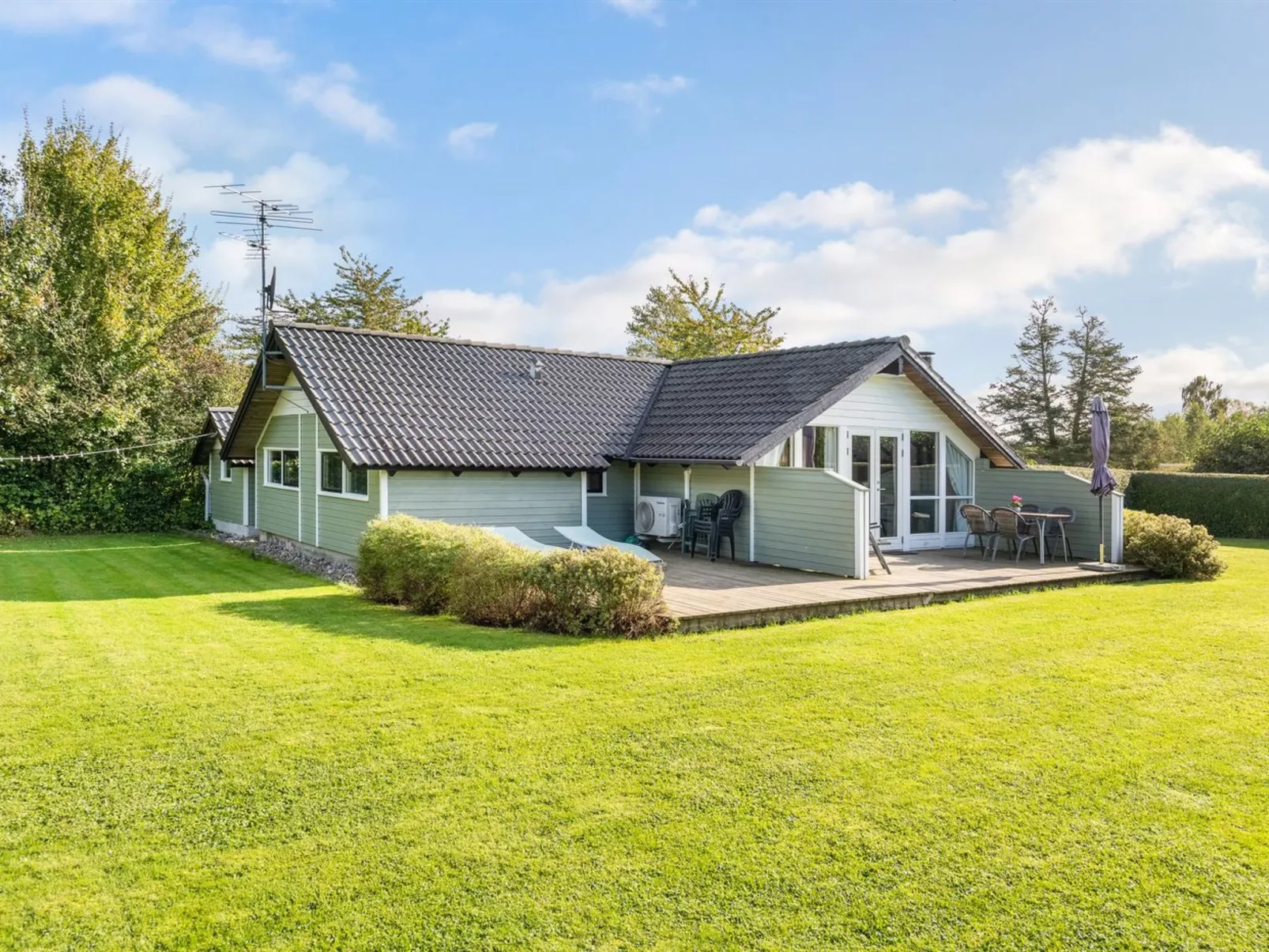 "Joona" - 600m from the sea-Buiten