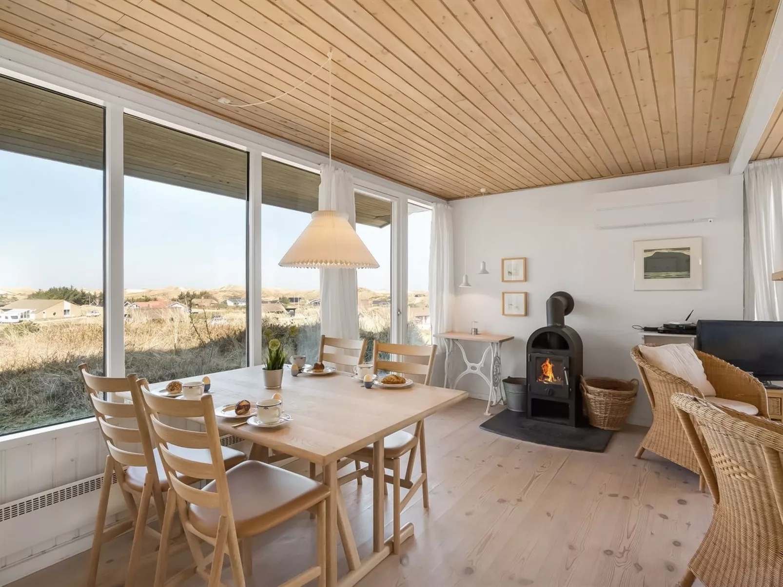 "Vina" - 200m to the fjord-Binnen