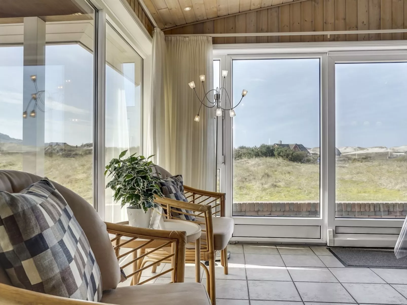 "Eugenie" - 450m from the sea-Binnen