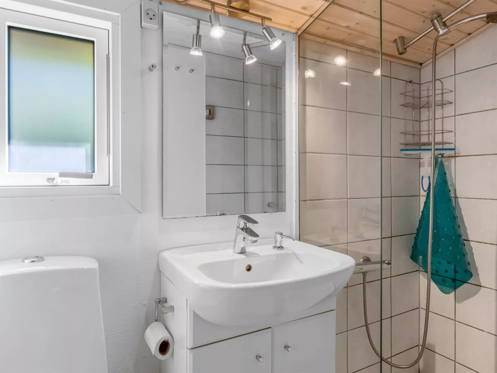 "Star" - 100m from the sea-Binnen