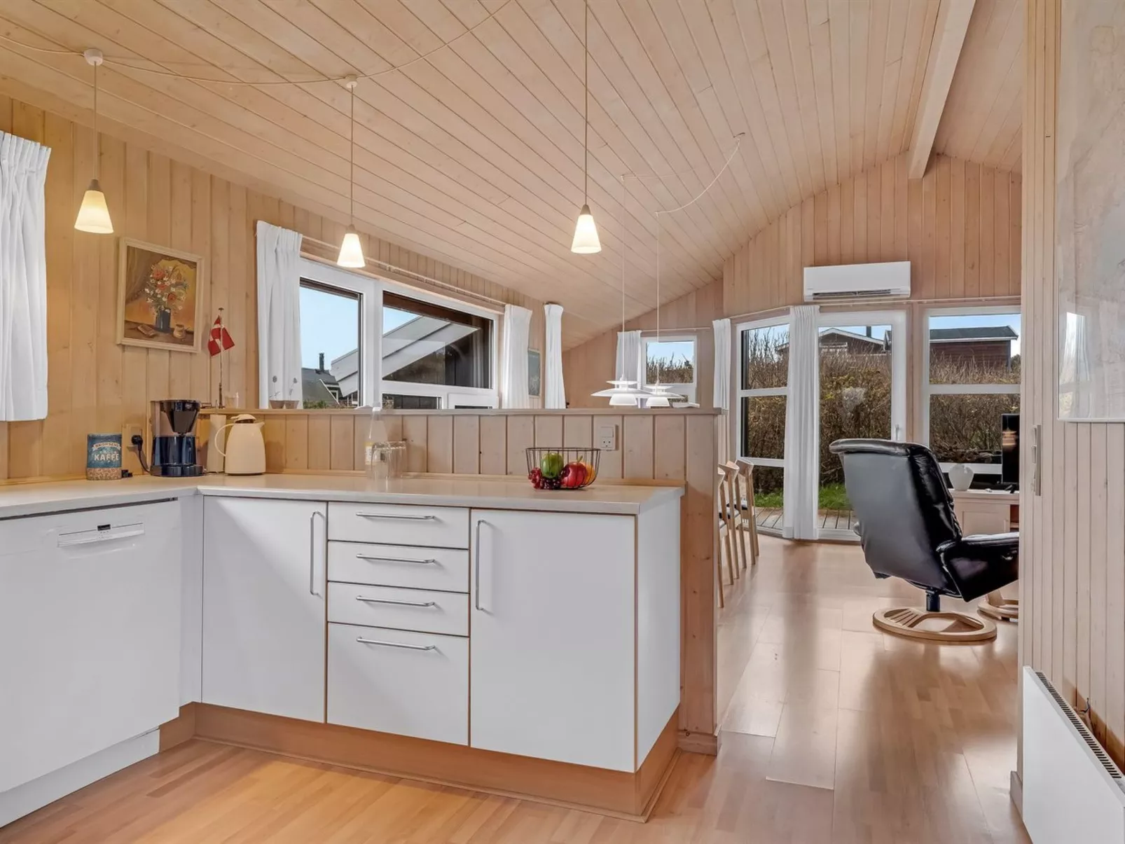 "Sofja" - 150m from the sea-Binnen