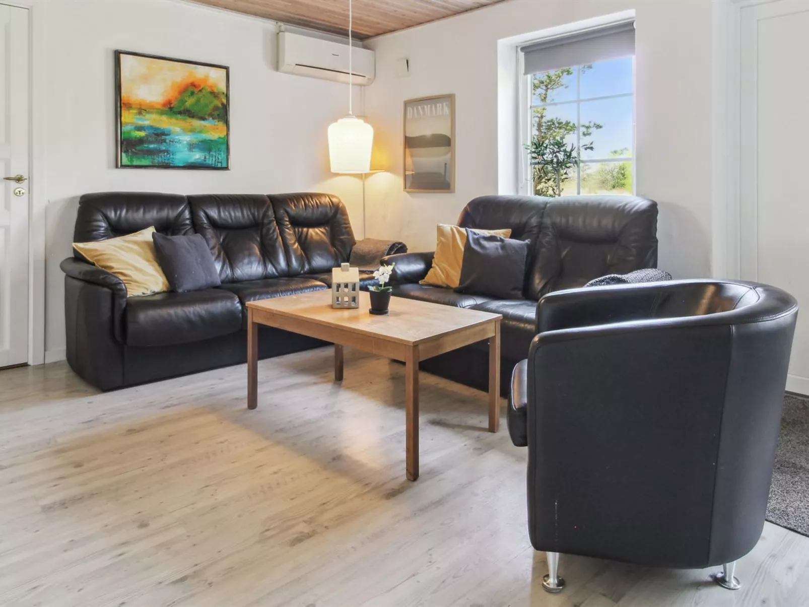 "Rea" - 5km from the sea-Binnen