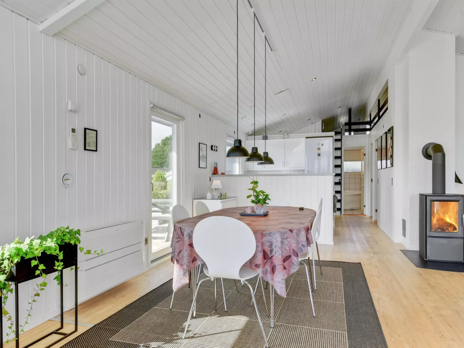 "Beowulf" - 200m from the sea-Binnen