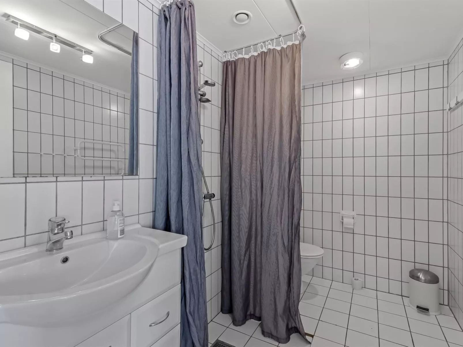 "Britta" - 100m from the sea-Binnen