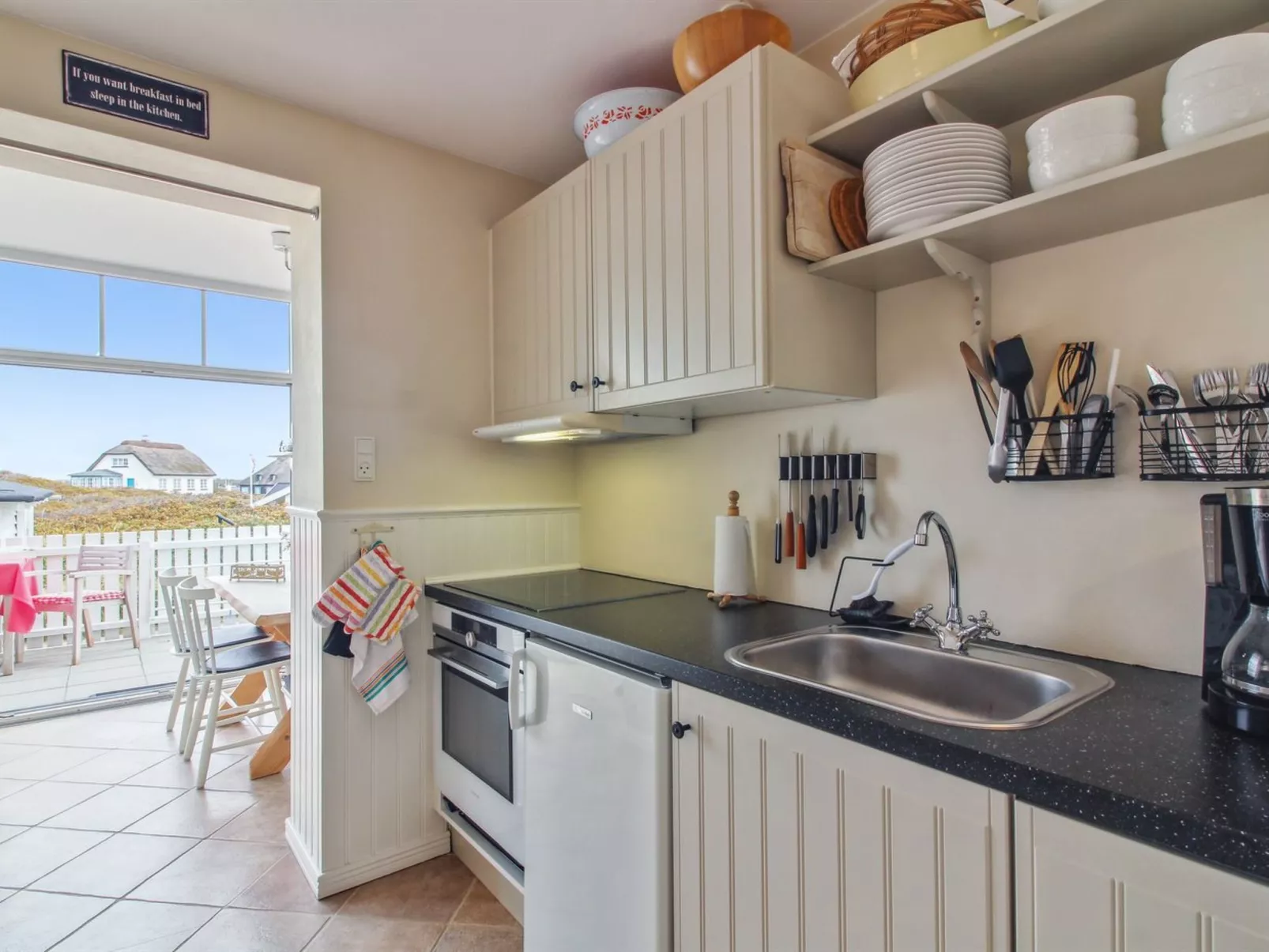 "Asa" - 75m from the sea-Binnen