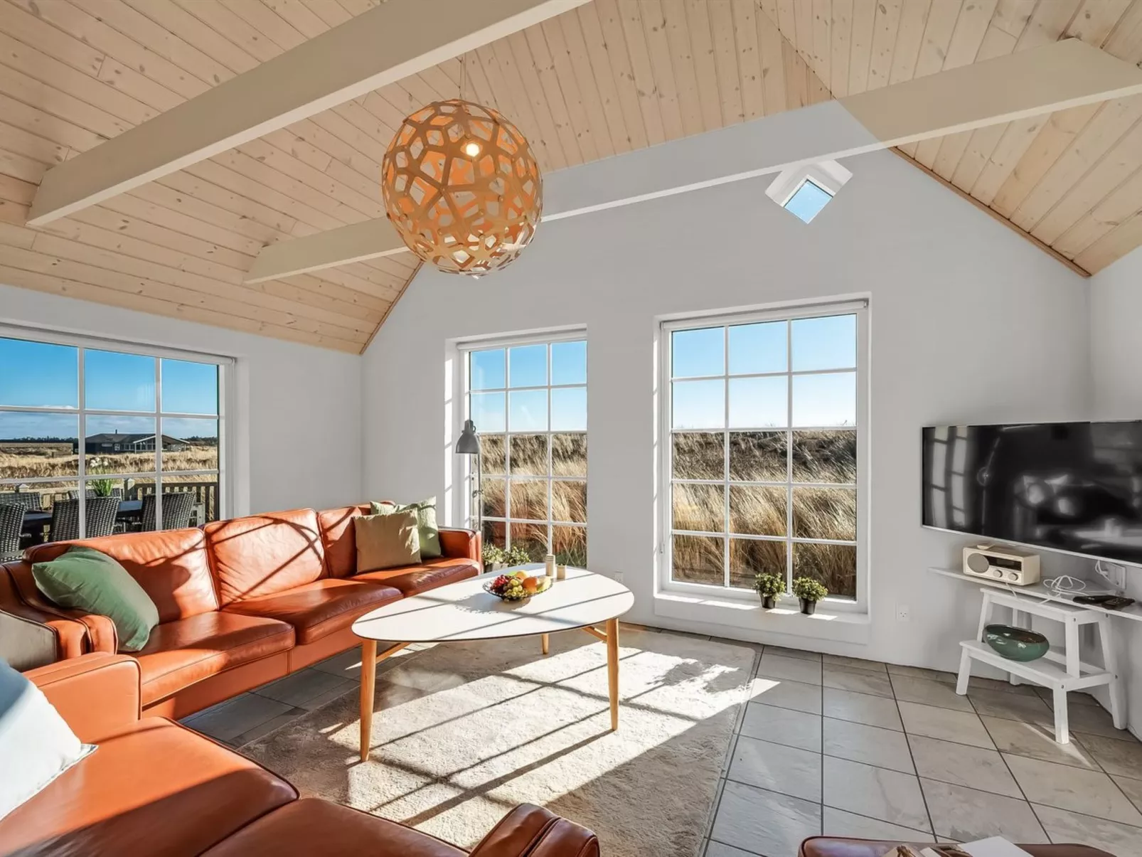 "Hærulf" - 300m from the sea-Binnen