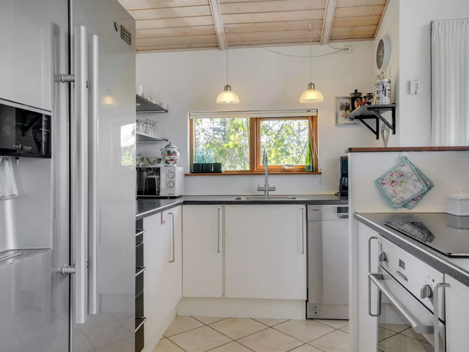 "Gudmunda" - 200m to the fjord-Binnen