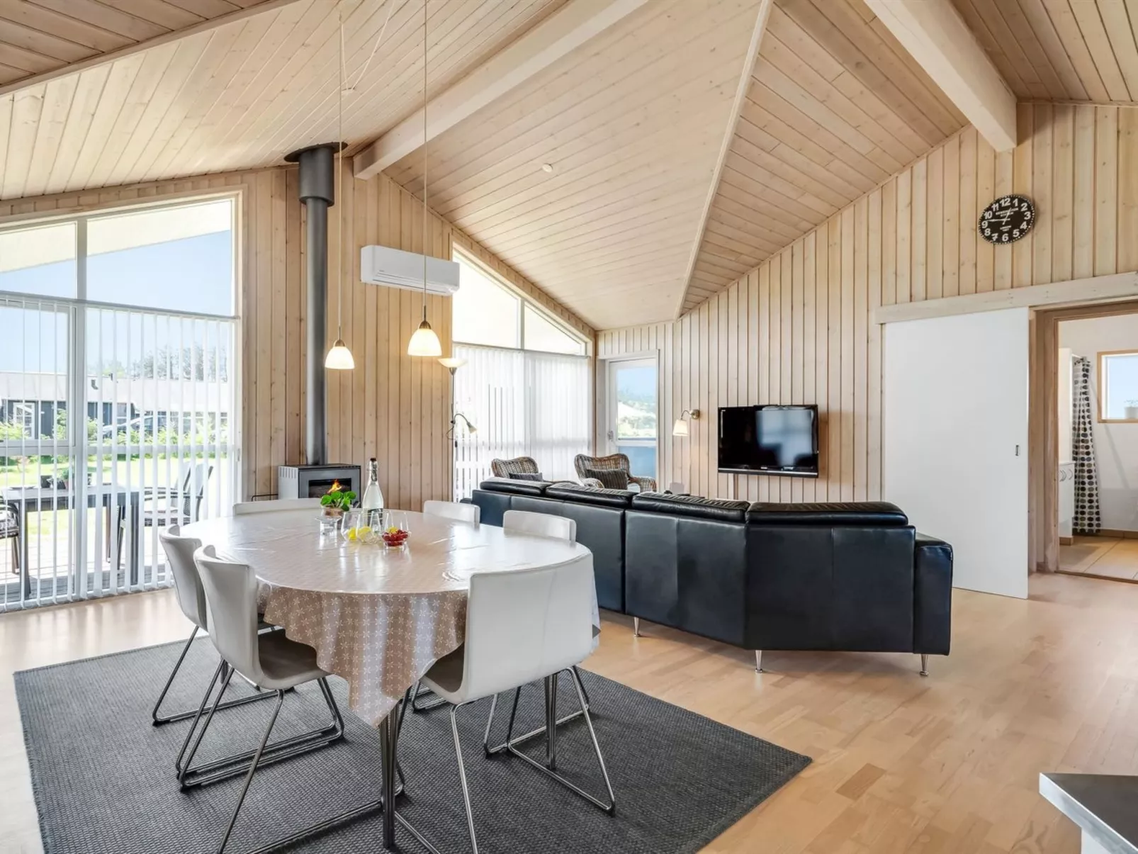 "Oskarvine" - 900m from the sea - Binnen