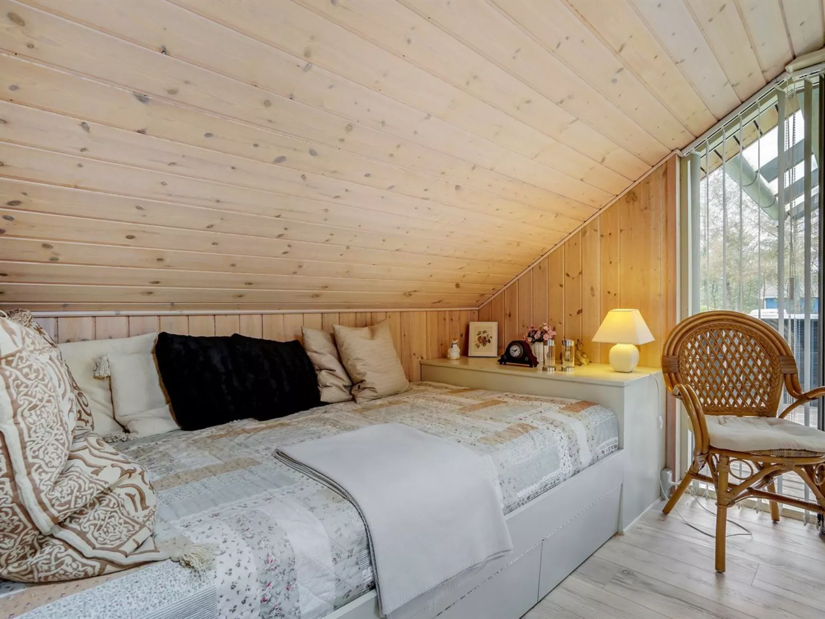 "Medard" - 2km from the sea-Binnen