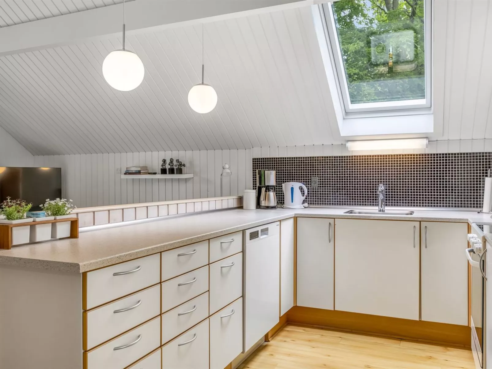 "Asulf" - 31km from the sea-Binnen