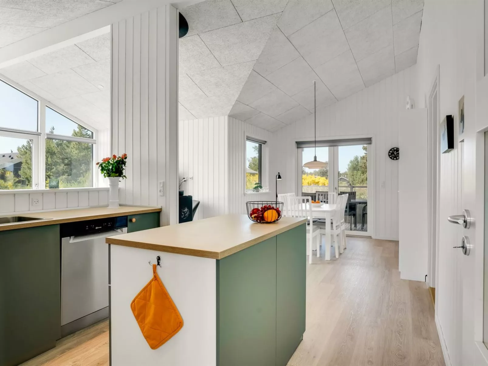 "Raakel" - 950m from the sea-Binnen