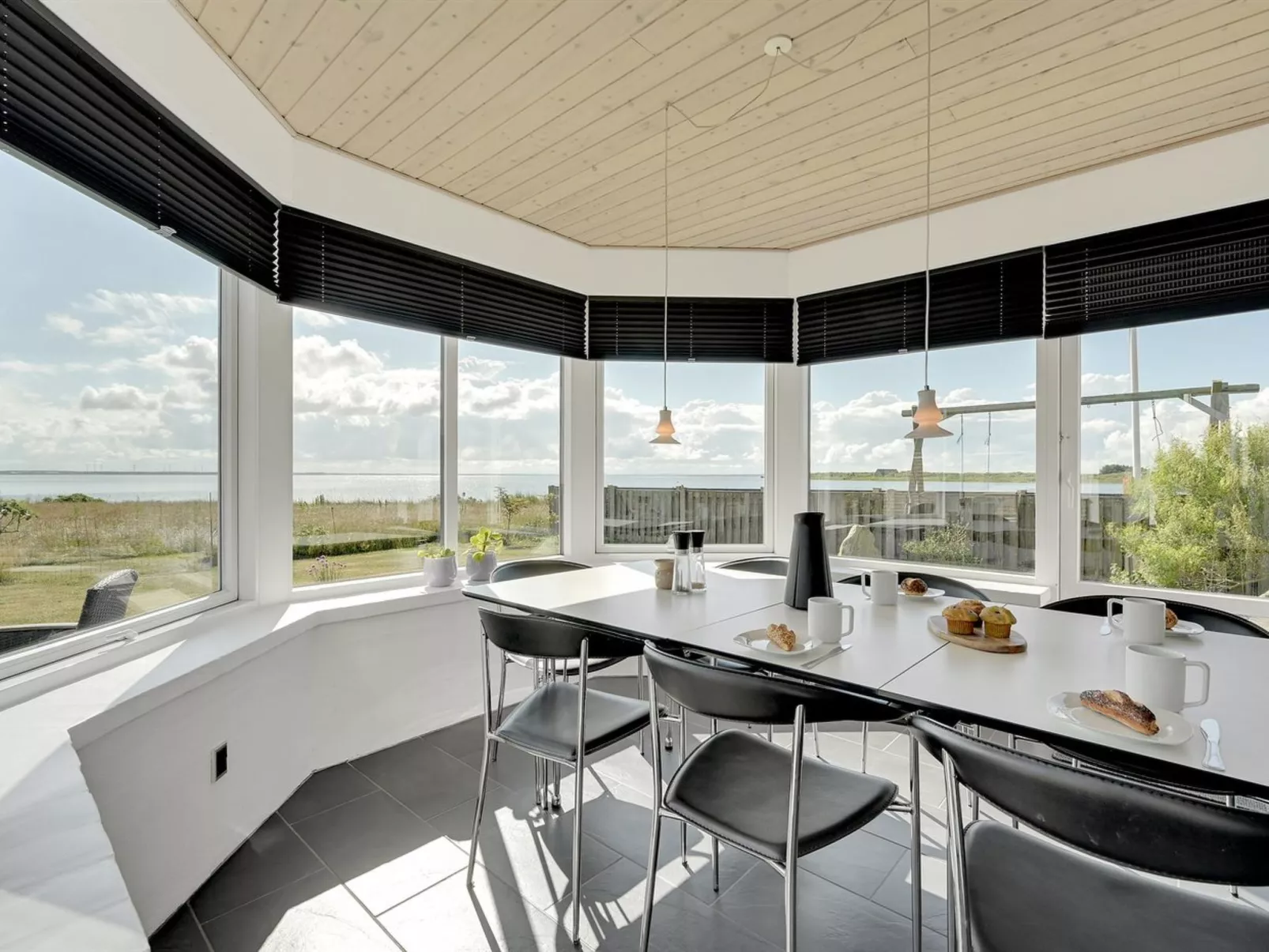 "Bibbi" - 20m to the fjord-Binnen