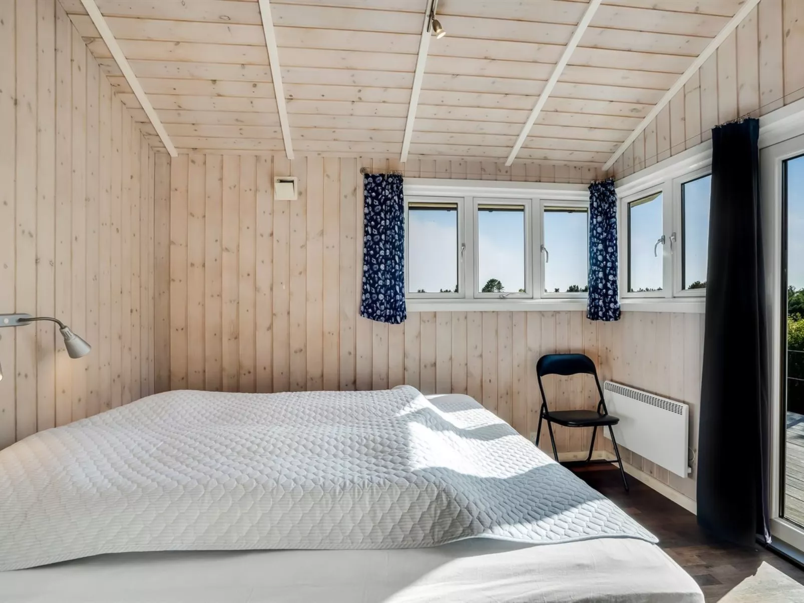 "Eljas" - 200m to the fjord-Binnen