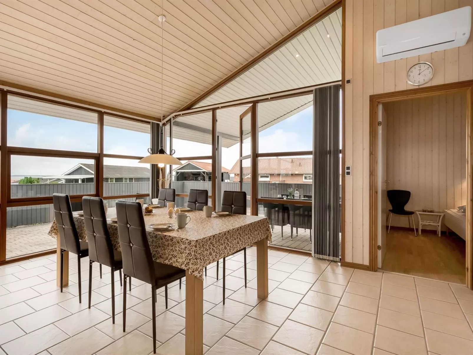 "Malila" - 400m to the fjord-Binnen