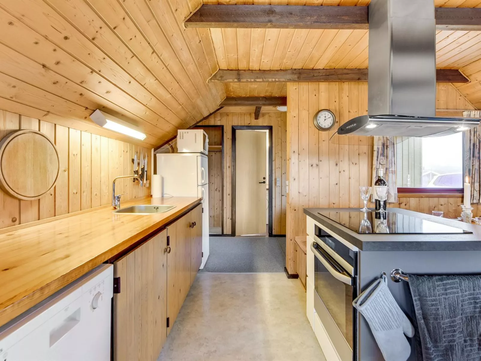 "Rayne" -  from the sea-Binnen