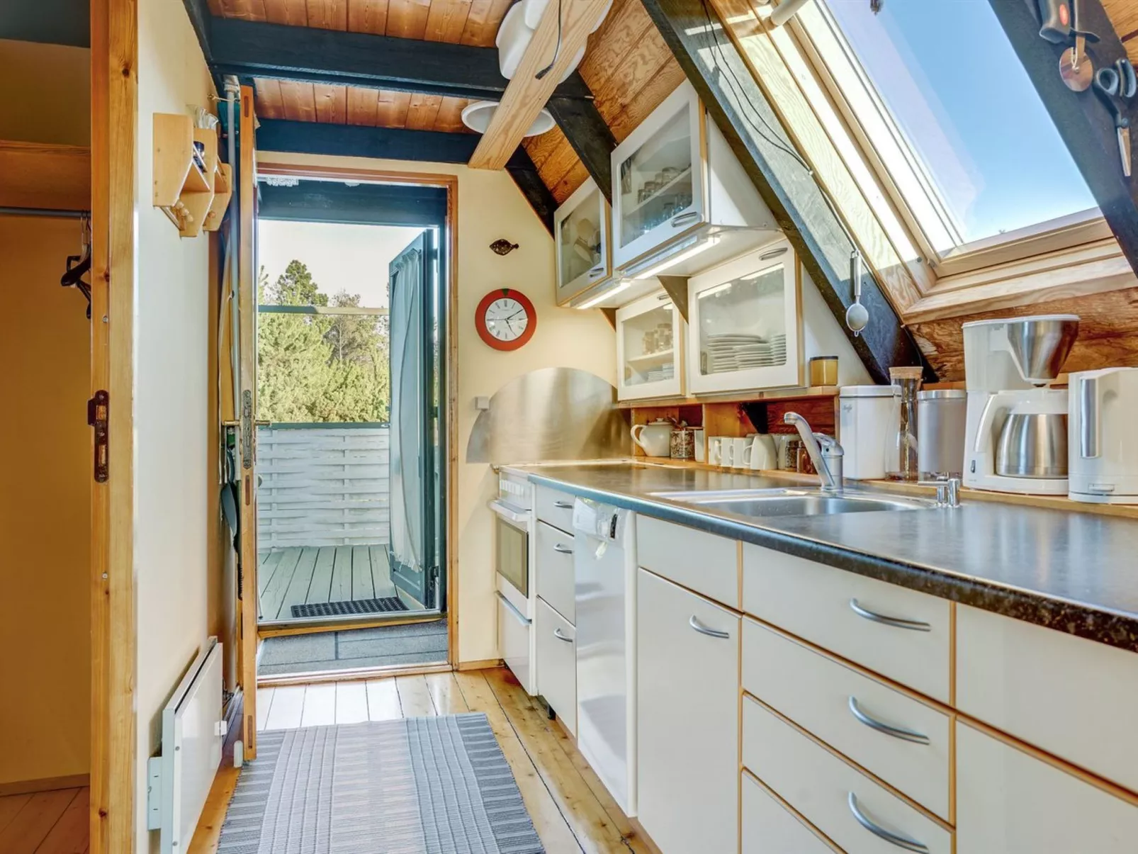 "Ariana" - 150m from the sea-Binnen