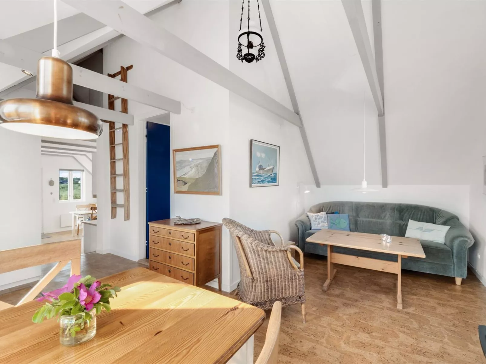 "Ebba" - 25m from the sea-Binnen