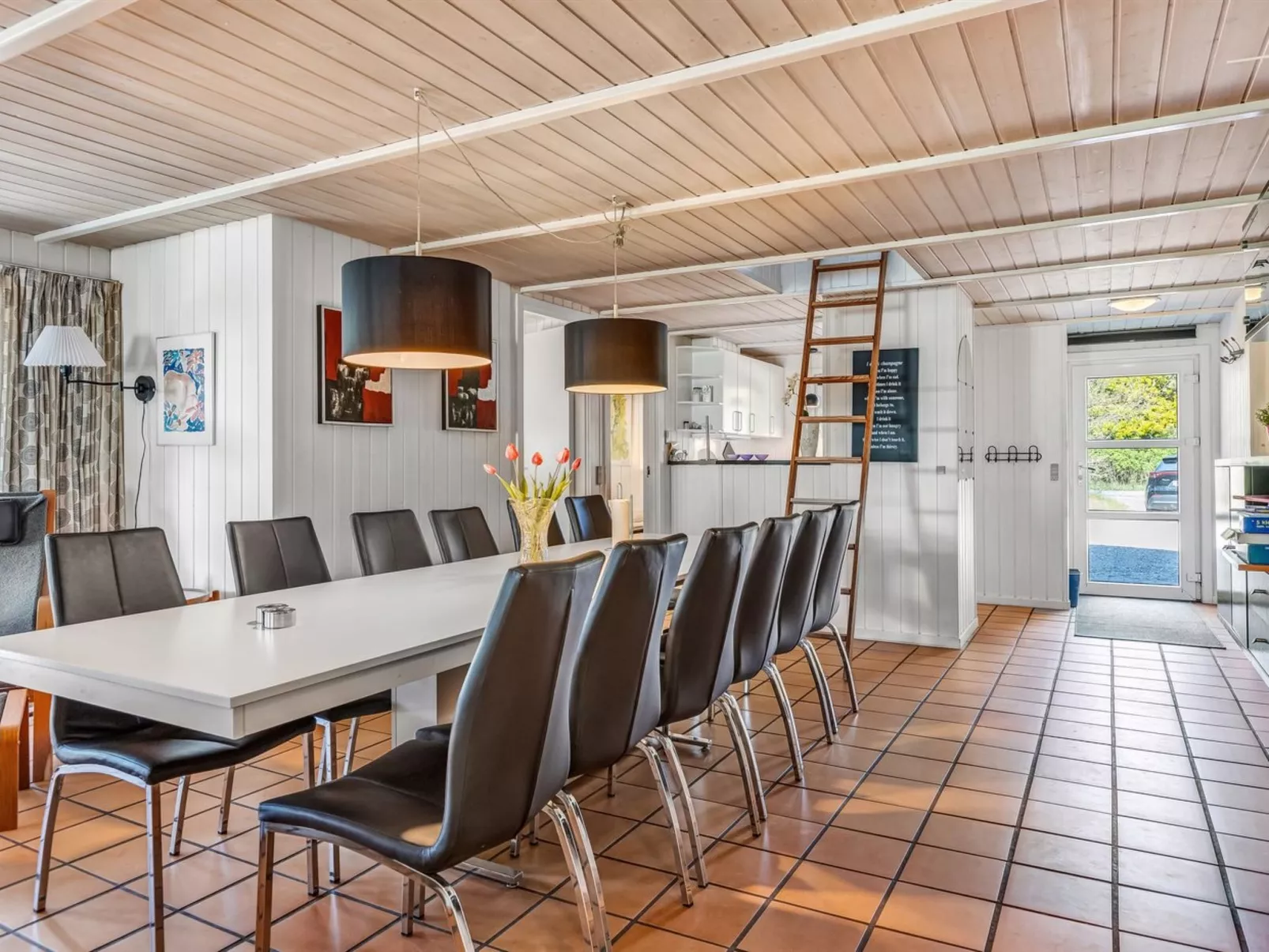 "Livni" - 3.8km from the sea-Binnen