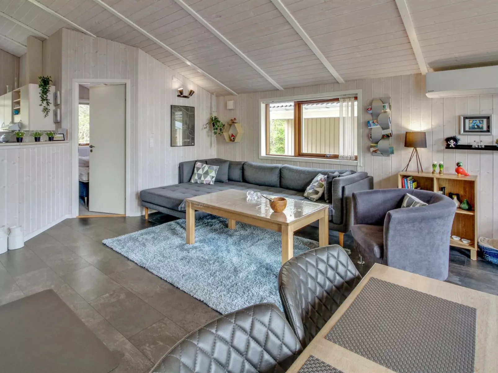 "Arvi" - 30km from the sea-Binnen