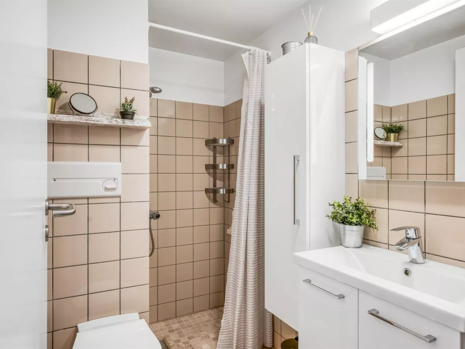 "Soffhie" - 250m from the sea-Binnen