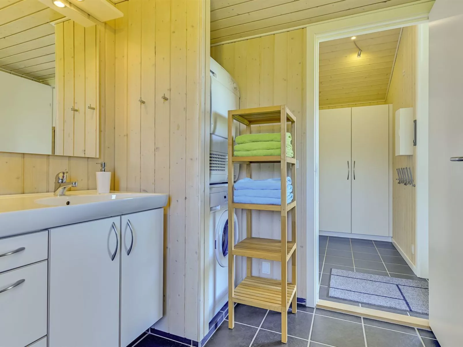 "Kierstine" - 100m from the sea-Binnen