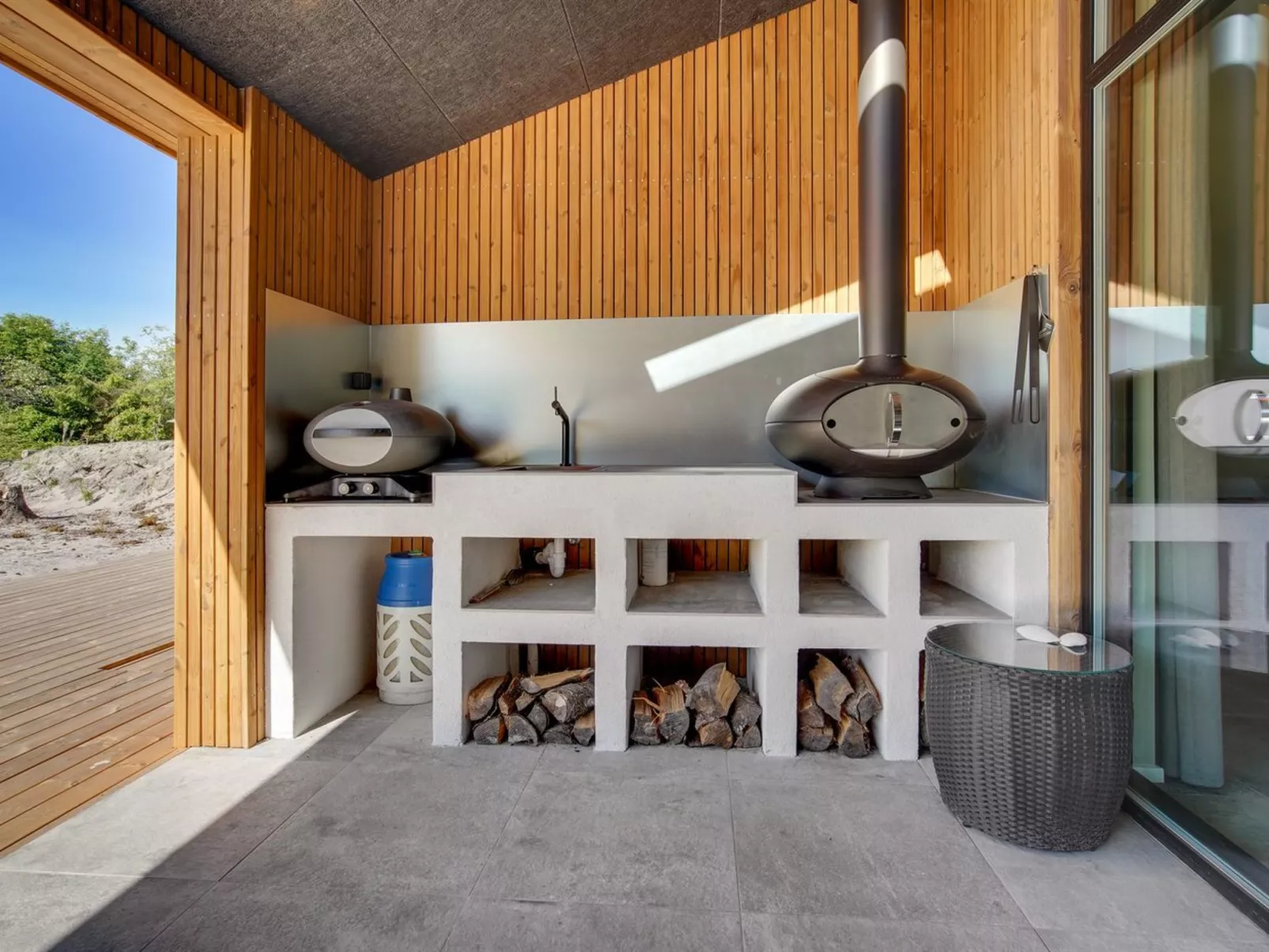 "Ileana" -  from the sea-Buiten