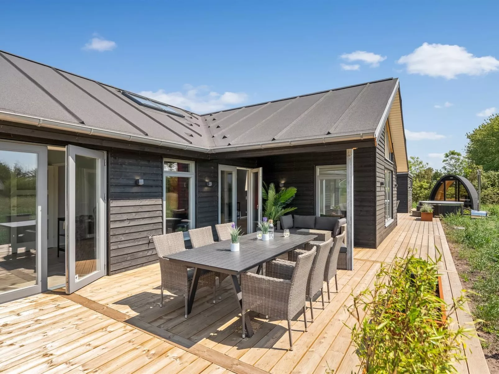 "Måns" - 500m to the fjord-Buiten