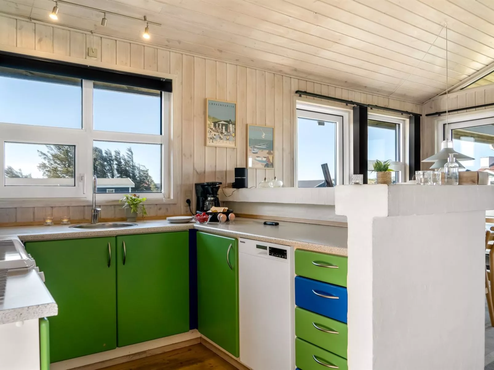 "Ralf" - 300m from the sea-Binnen