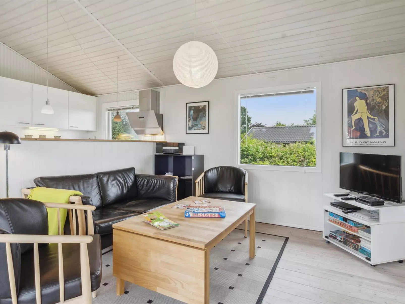 "Bridgette" - 100m from the sea-Binnen