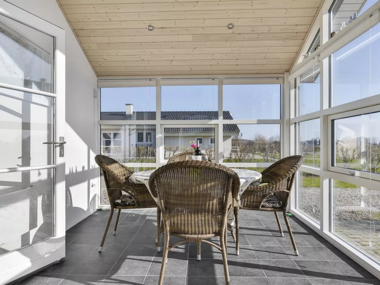 "Bara" - 600m from the sea-Binnen