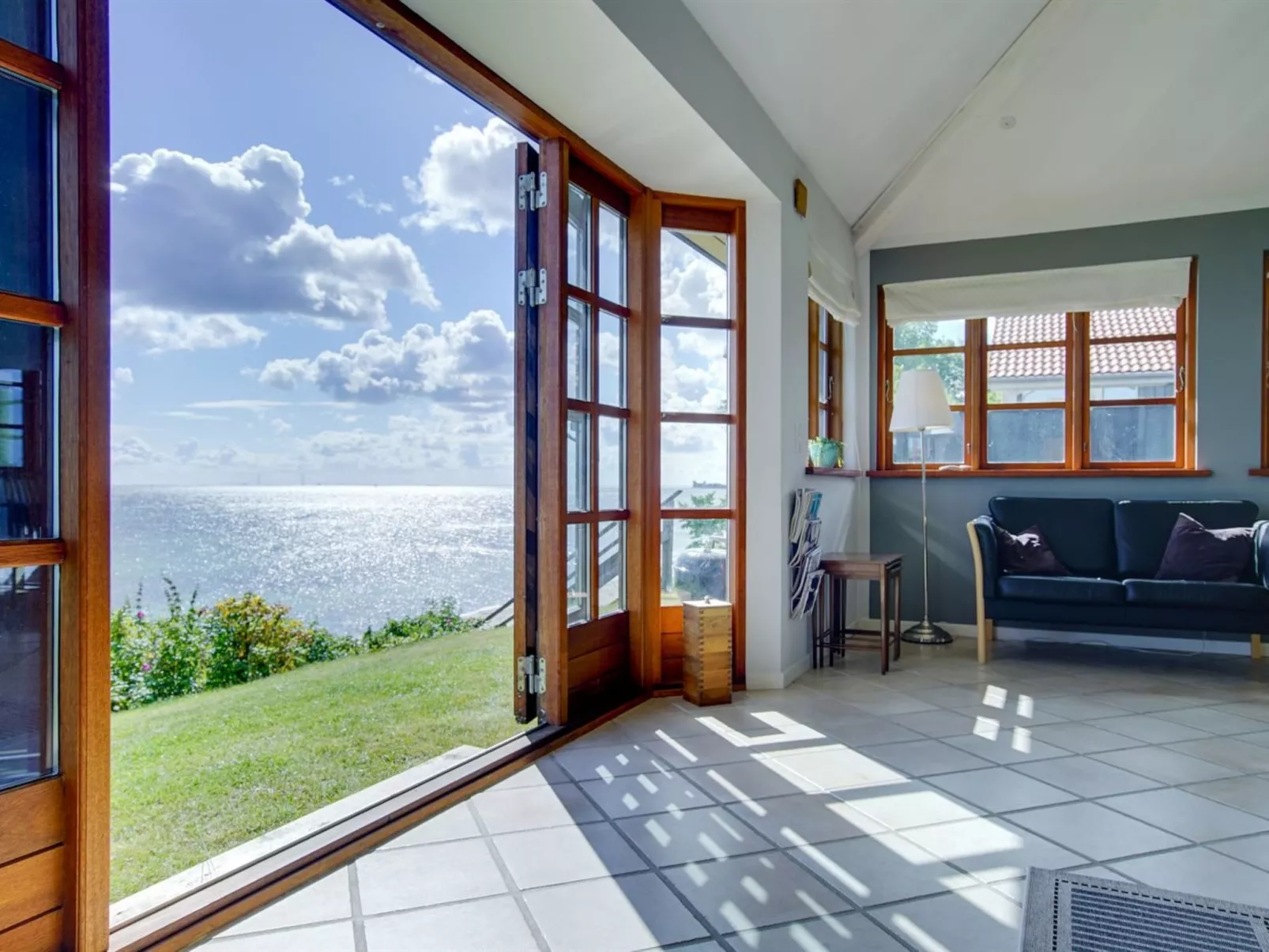 "Botmar" - 10m from the sea-Binnen