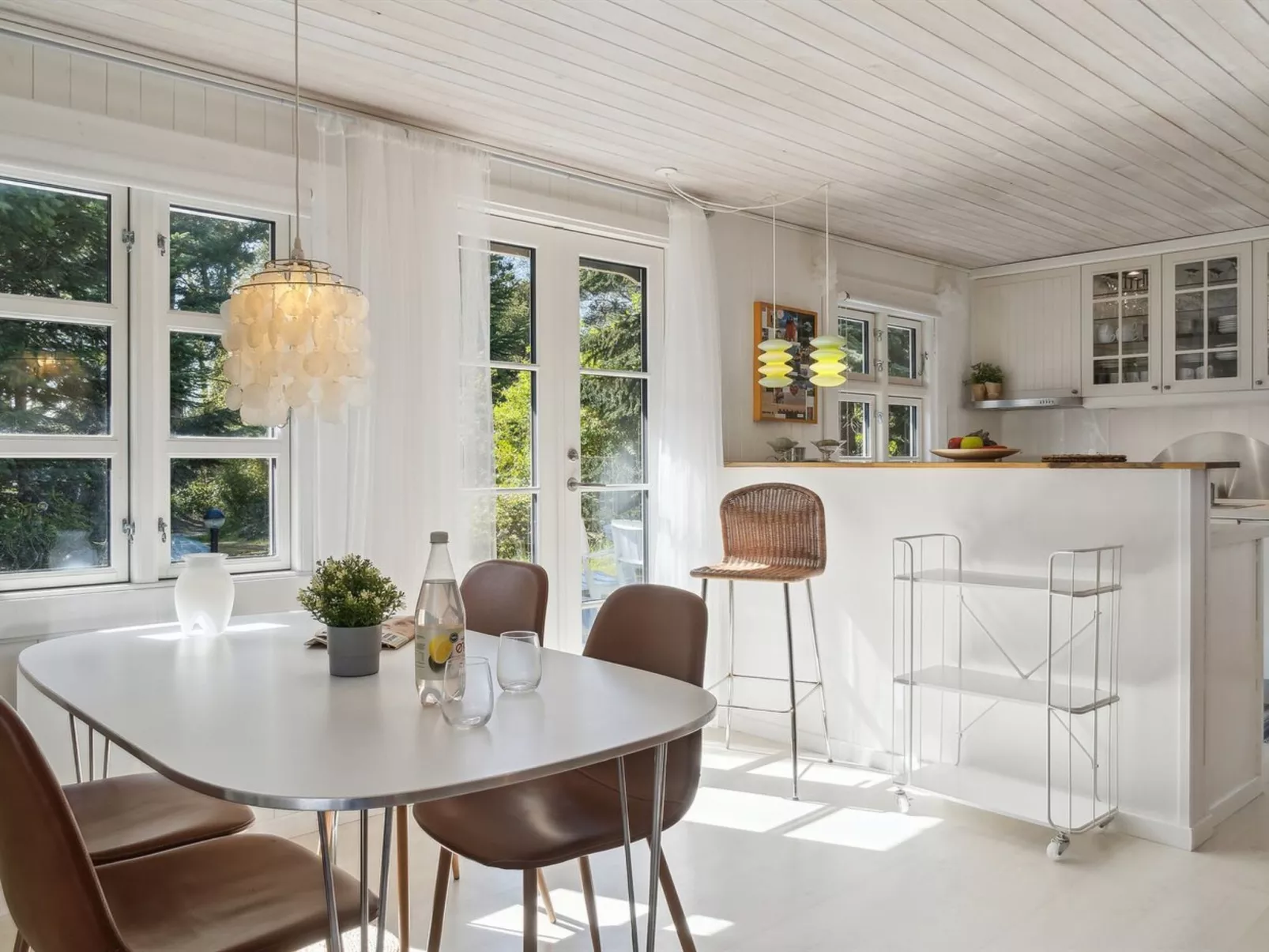 "Arild" - 10m from the sea-Binnen