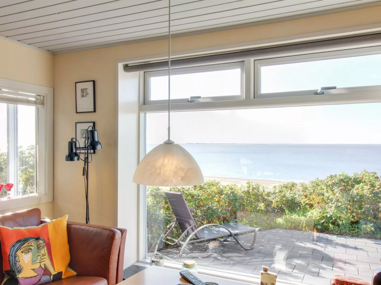 "Erno" - 20m from the sea-Binnen