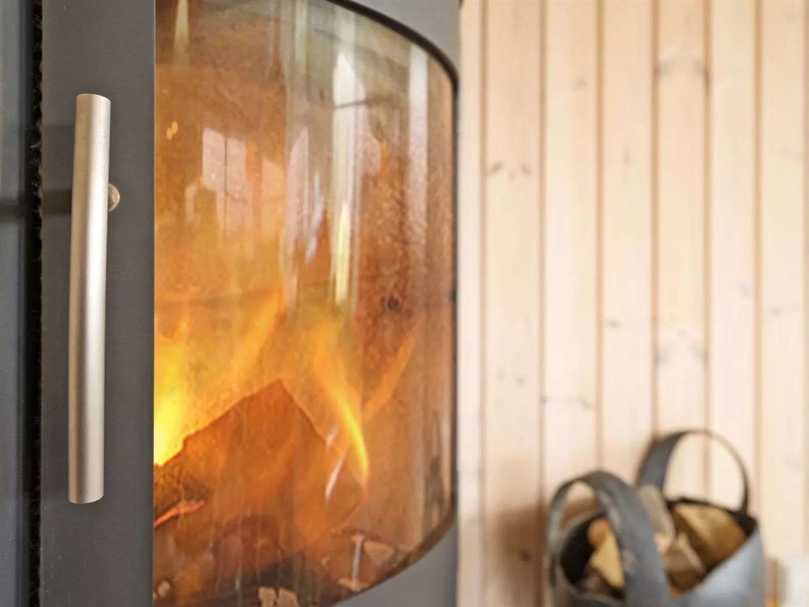 "Tayler" - 1.8km from the sea-Binnen