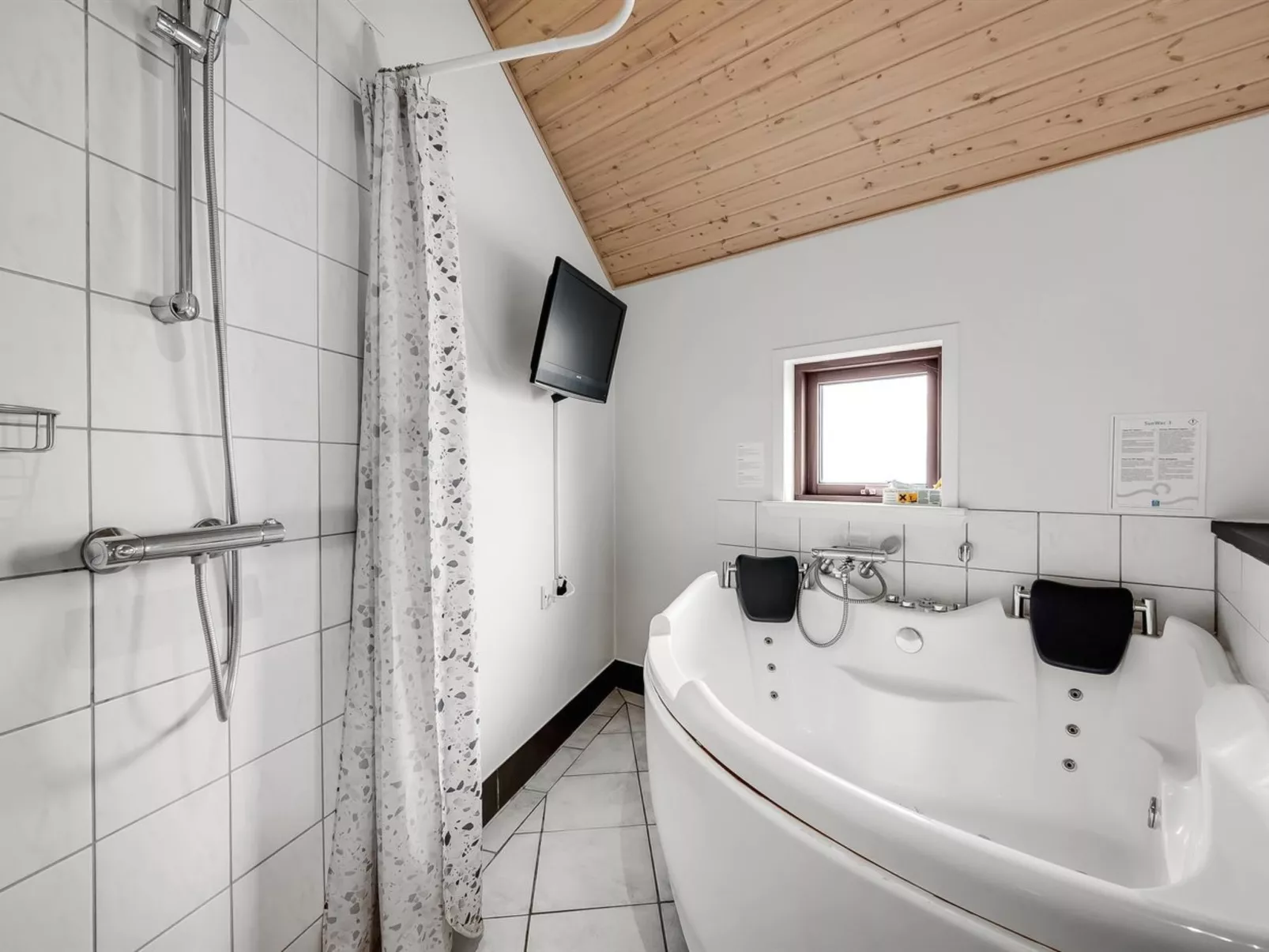 "Reiner" - 300m to the fjord-Binnen