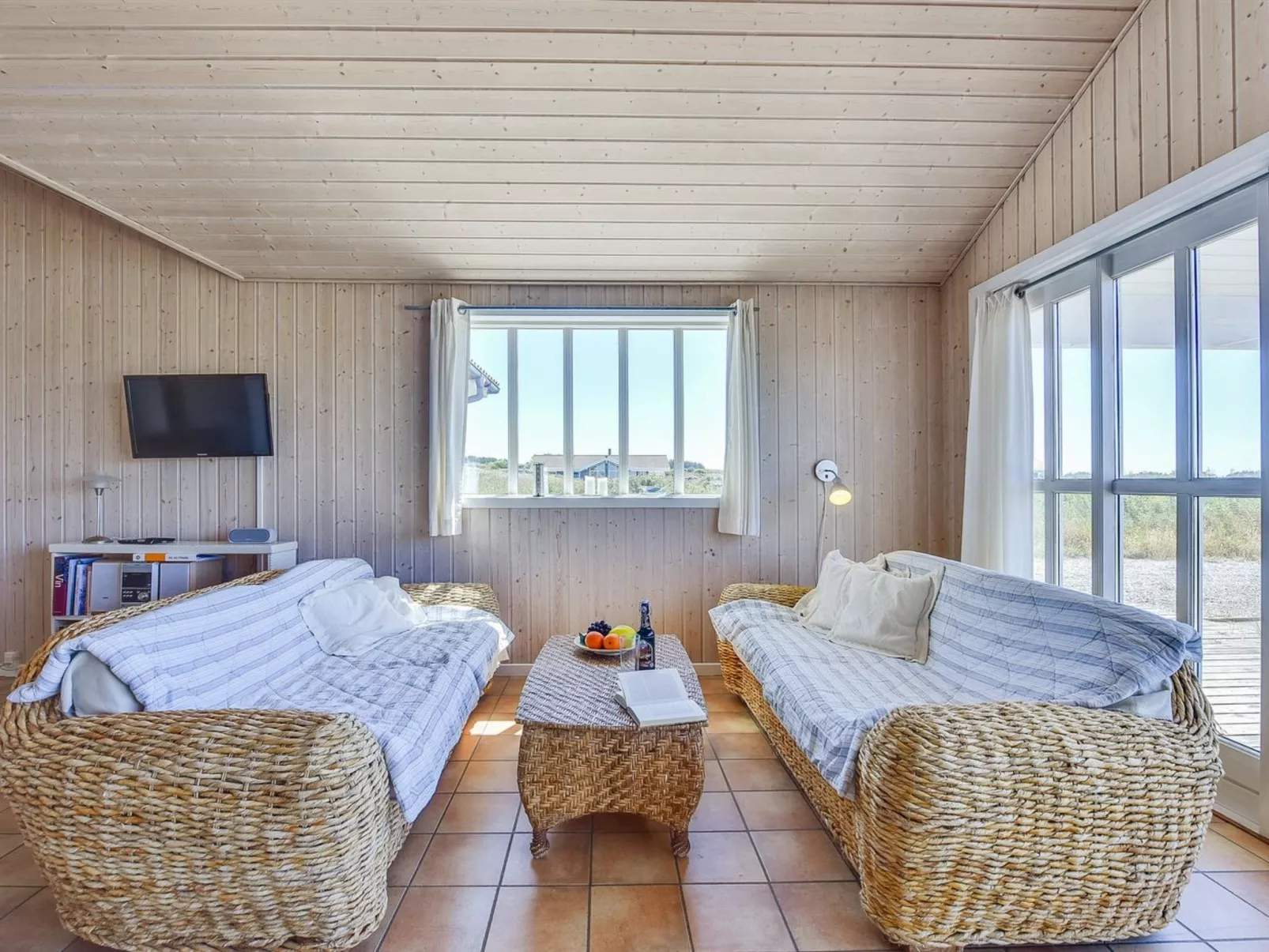 "Dorethea" - 300m from the sea-Binnen