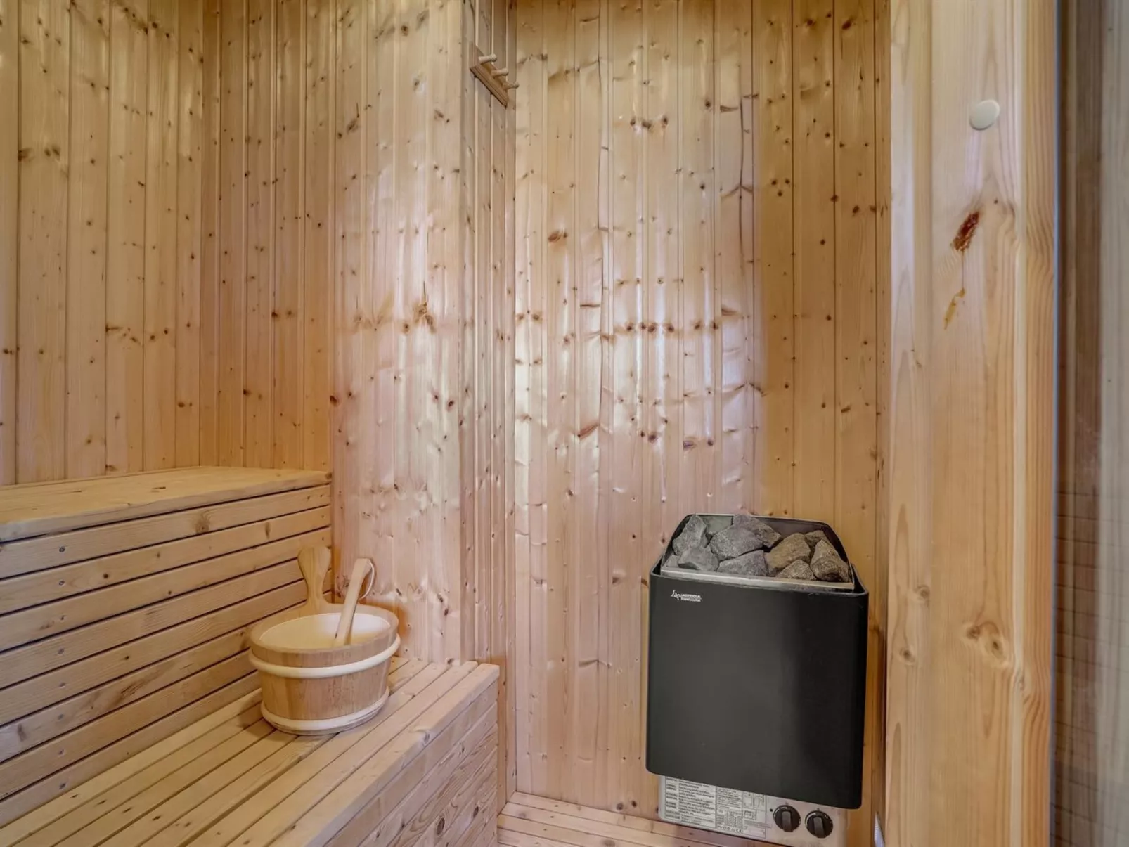 "Horsten" - 350m from the sea-Binnen