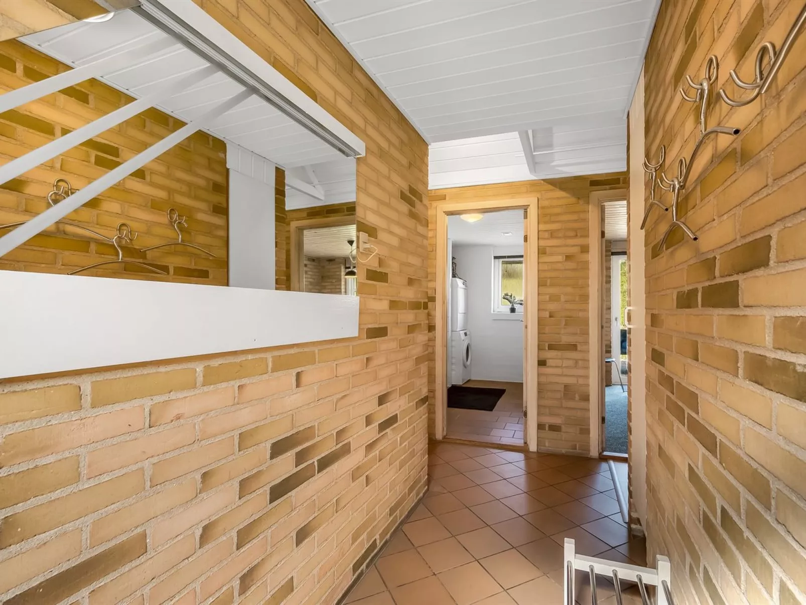 "Ewy" - 300m from the sea-Binnen