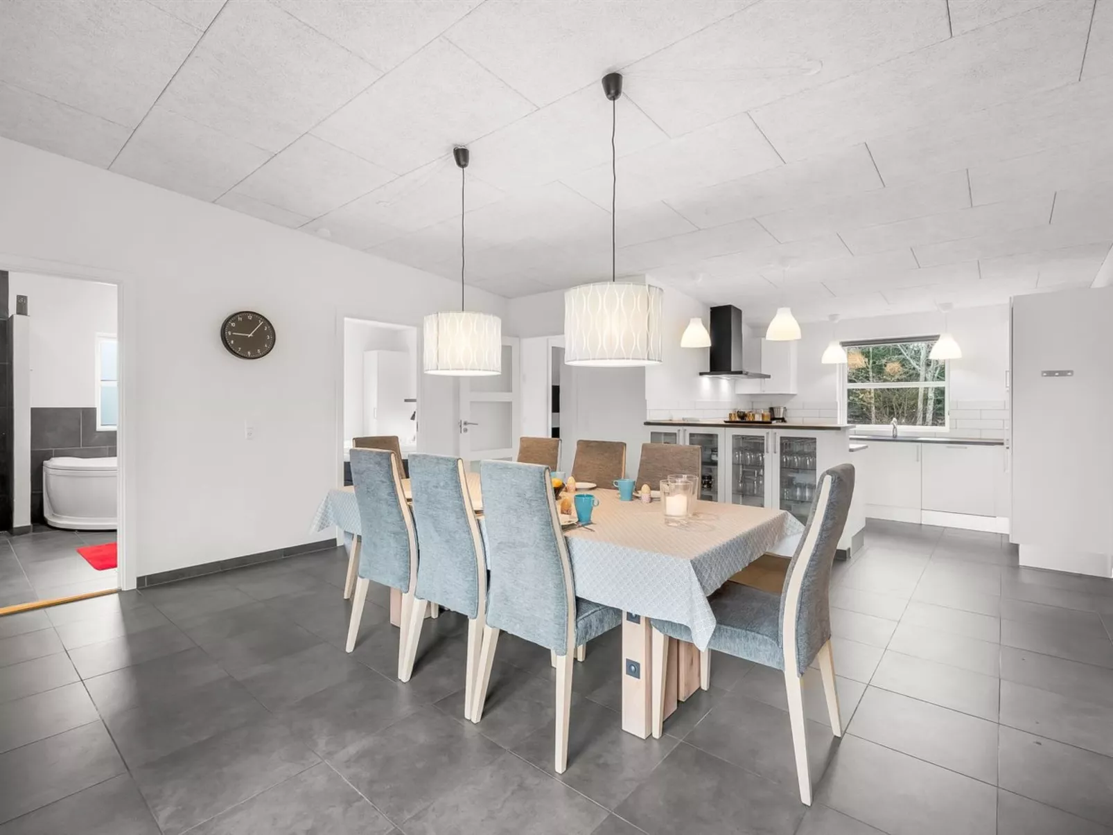 "Jarven" - 500m to the fjord-Binnen