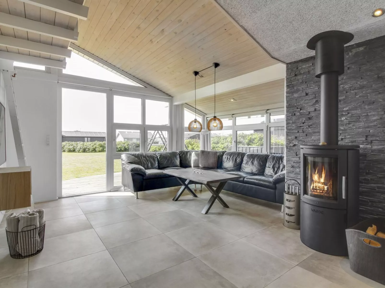 "Hroswitha" - 100m from the sea-Binnen