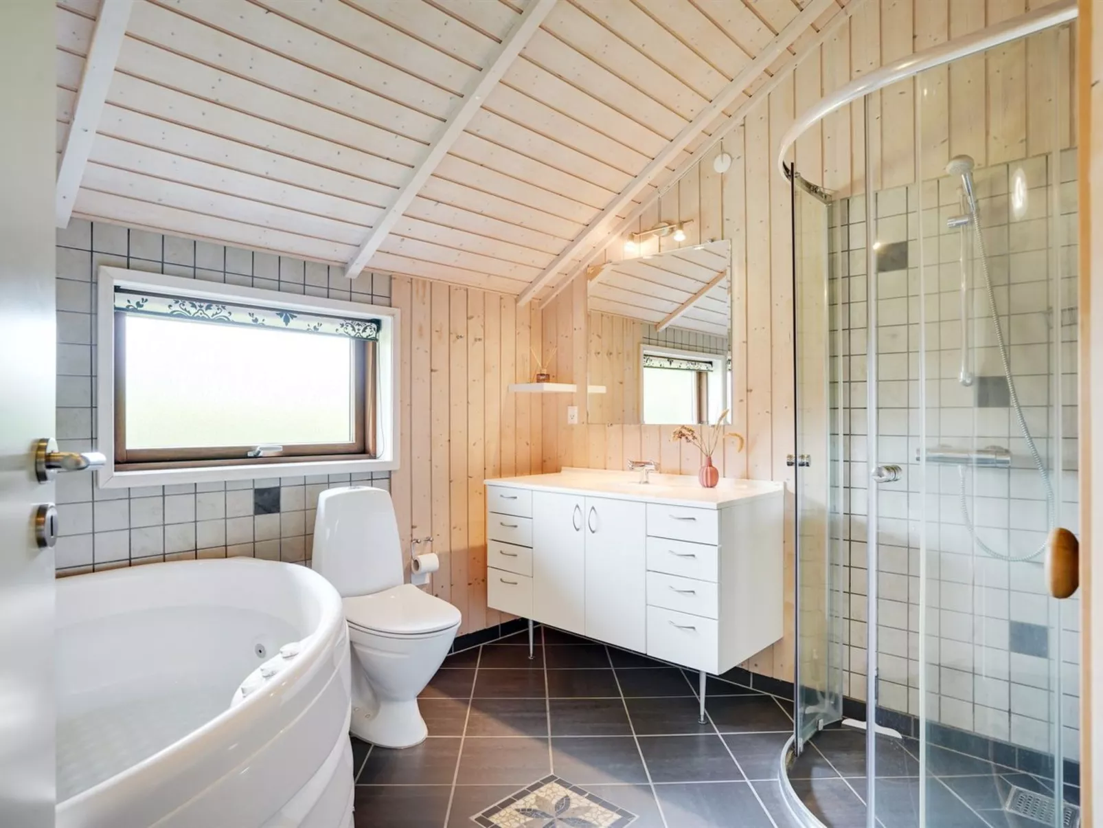 "Chermeine" - 1.2km to the fjord-Binnen