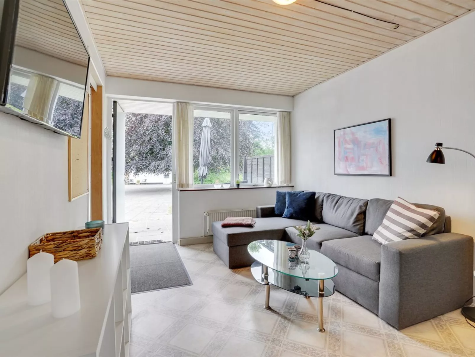 "Arne" - 20km from the sea-Binnen