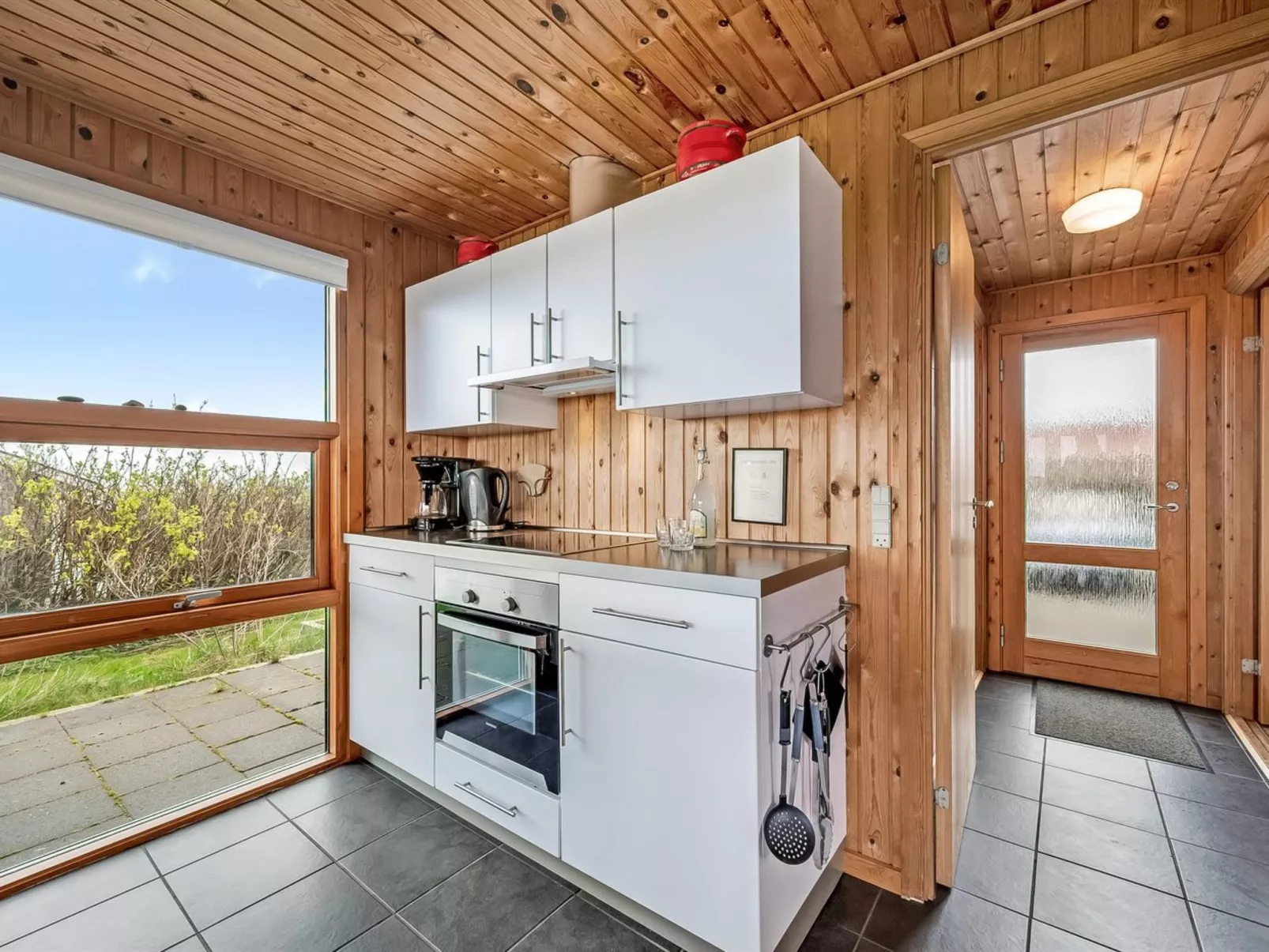 "Tanea" - 700m to the fjord-Binnen