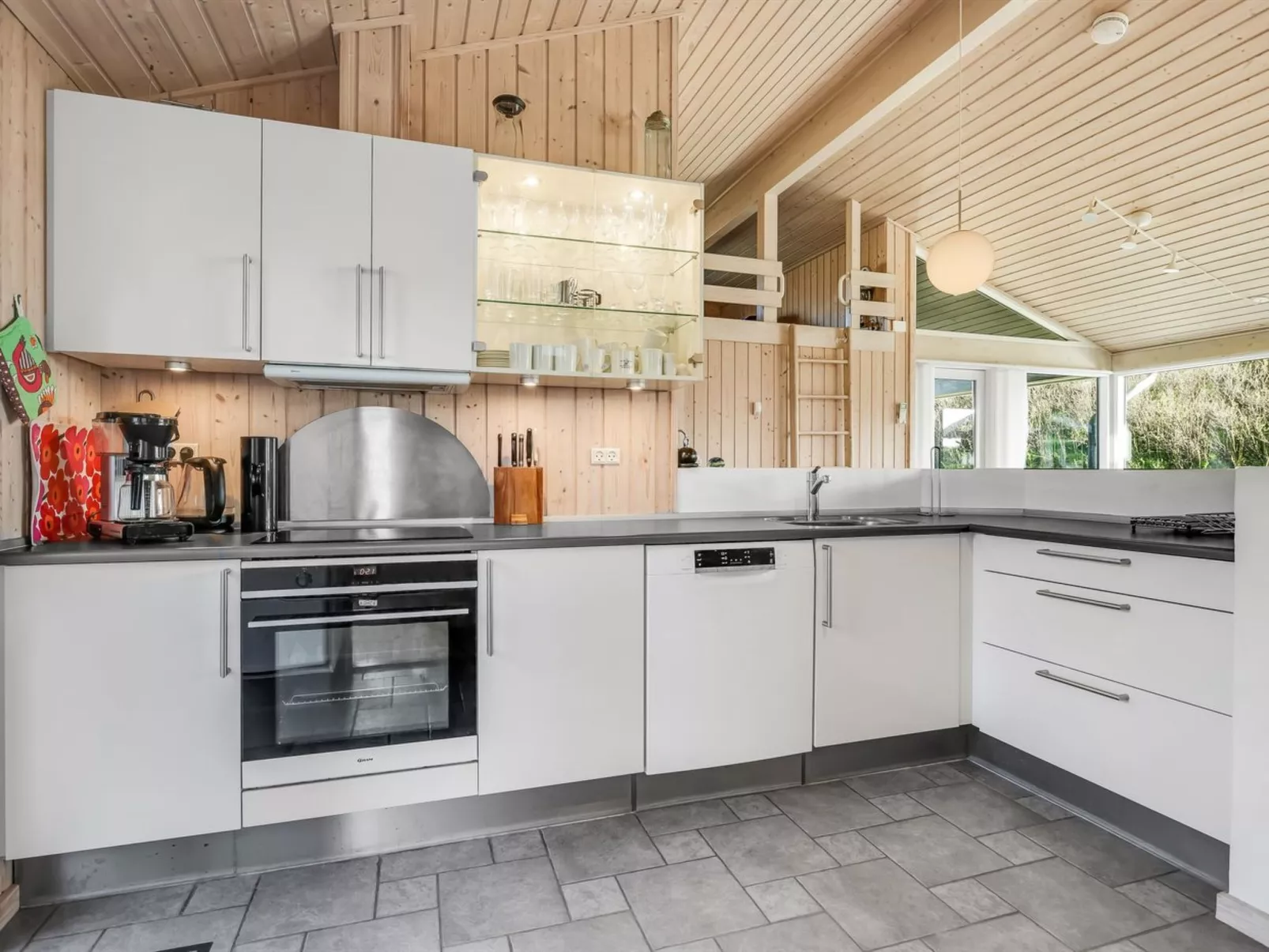 "Bovi" - 300m from the sea-Binnen