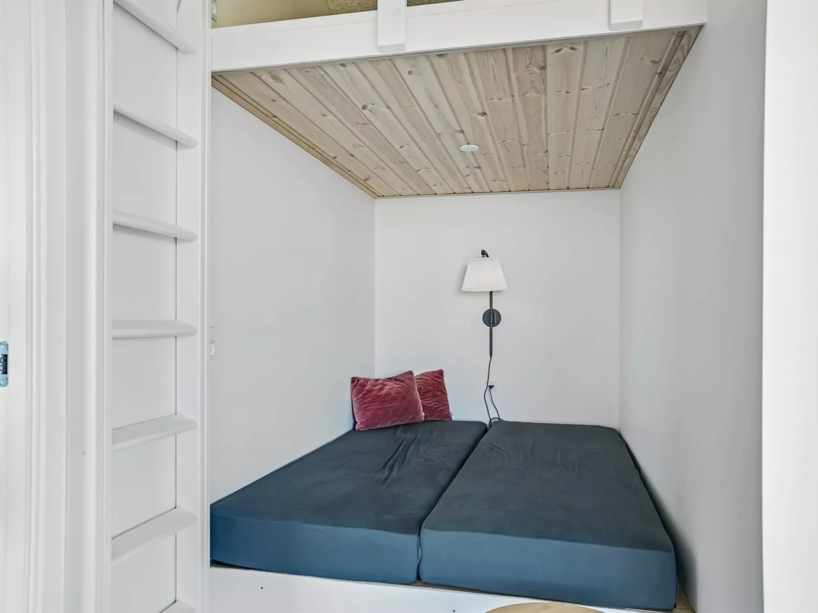 "Merete" - 900m from the sea-Binnen