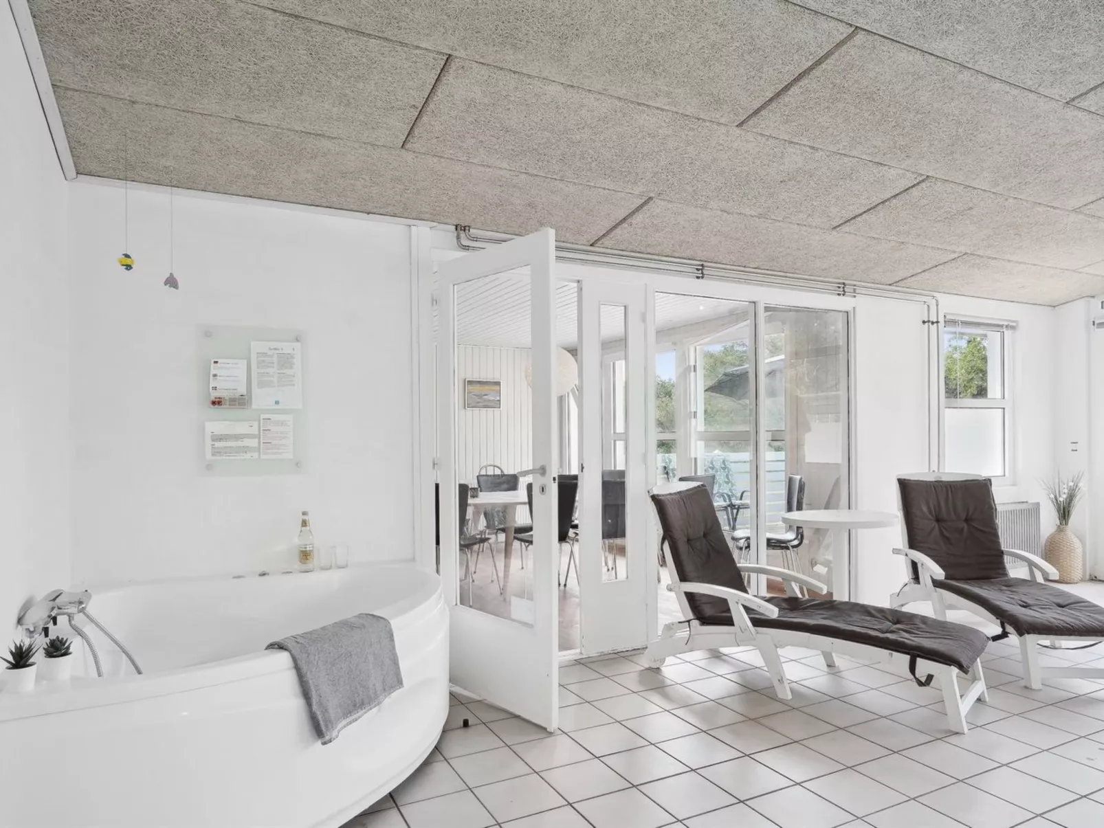 "Ingebore" - 700m from the sea-Binnen